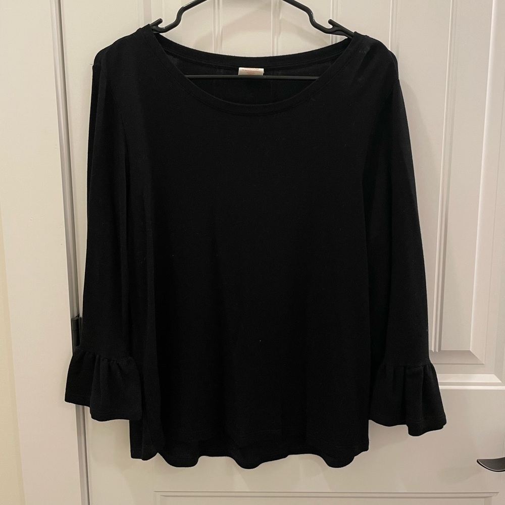 Cute black 3/4 sleeve blouse